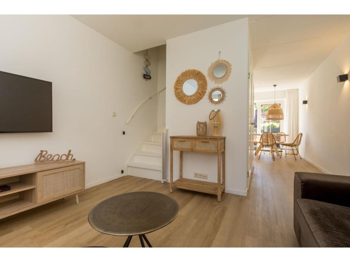 Quietly Located House Within Walking Distance Of The Beach Domburg Exterior photo
