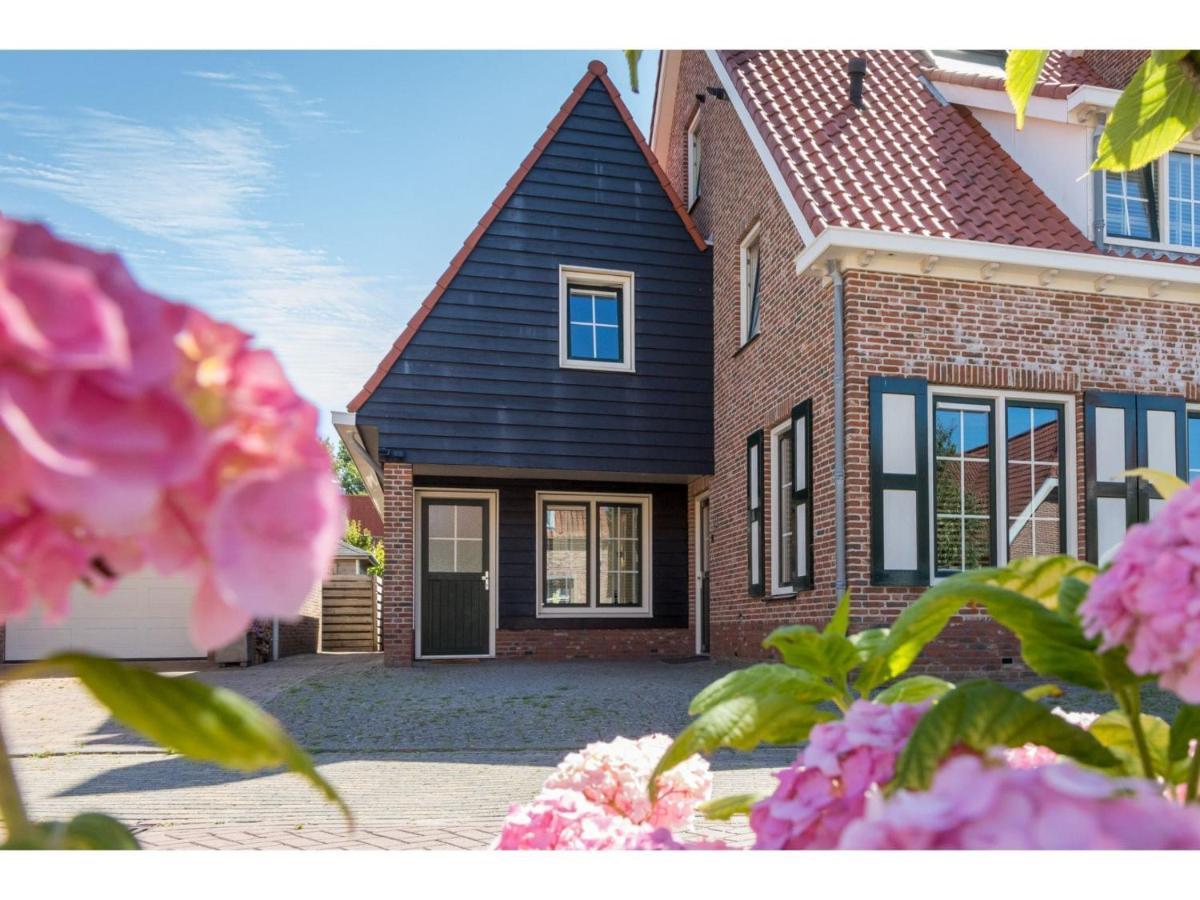 Quietly Located House Within Walking Distance Of The Beach Domburg Exterior photo