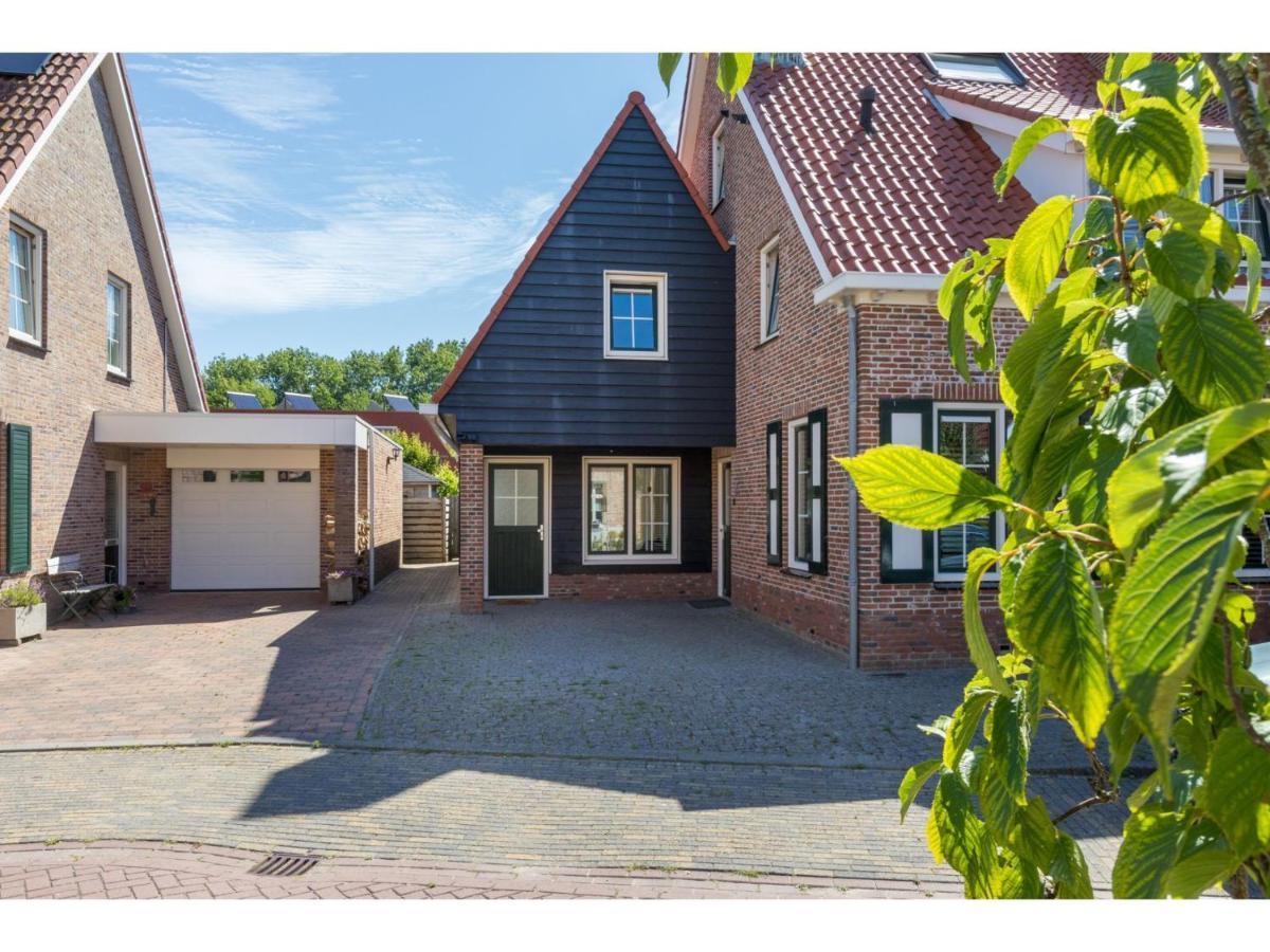 Quietly Located House Within Walking Distance Of The Beach Domburg Exterior photo