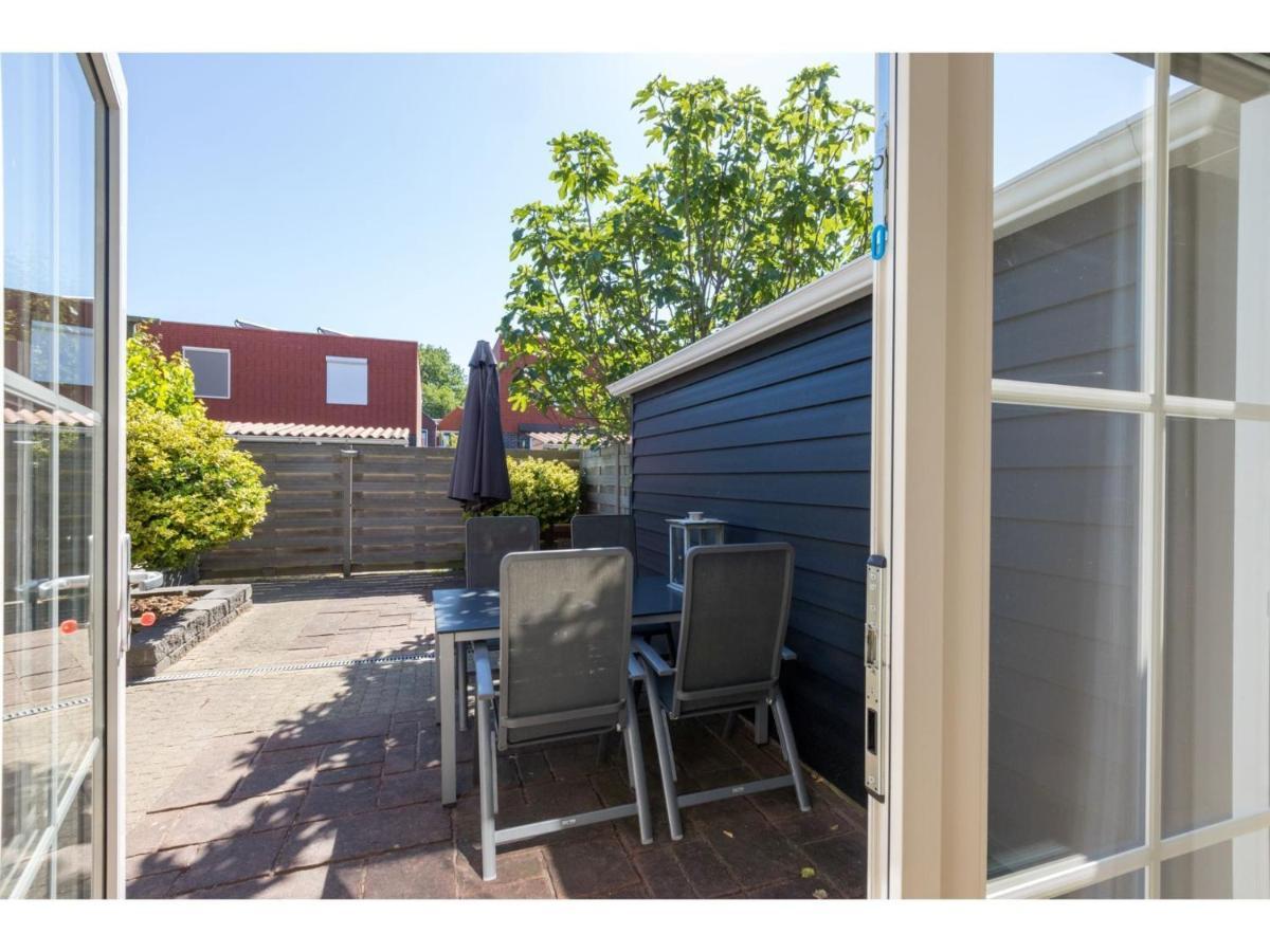 Quietly Located House Within Walking Distance Of The Beach Domburg Exterior photo