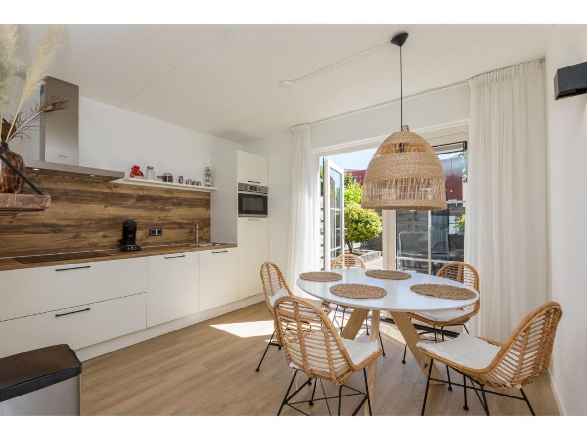 Quietly Located House Within Walking Distance Of The Beach Domburg Exterior photo